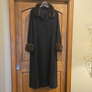 Stunning Vintage Fleurette Cashmere Long Coat With Brown Fur Trim